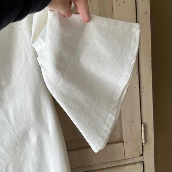 🌸🩵GORGEOUS!!! WHITE~ OFF OR ON THE SHOULDERS…LULUS DRESS SIZE MEDIUM - Picture 2 of 14